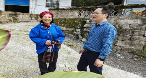 大竹县公共资源交易服务中心开展扶贫送温暖活动